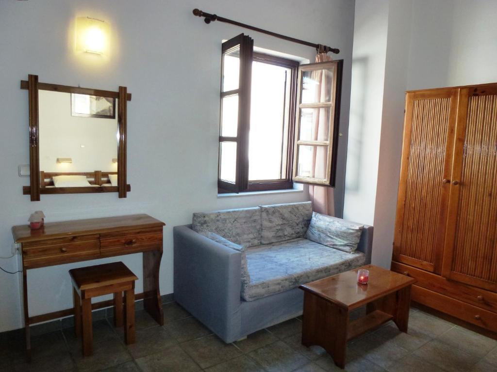 Odos Odysseos Aparthotel Ermoupoli Room photo